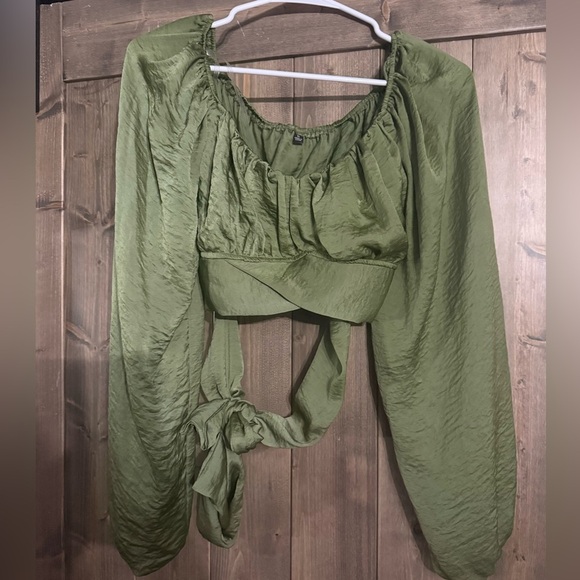 Tops - Elegant Green Women's Cropped Silky Blouse